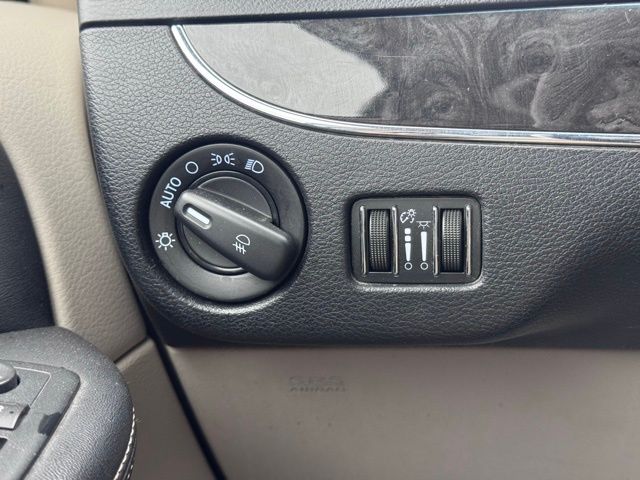 2012 Chrysler Town & Country Touring