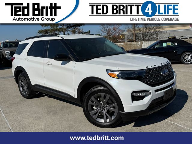 White Metallic 2023 Ford Explorer XLT AWD SUV / Crossover All-Wheel Drive Automatic
