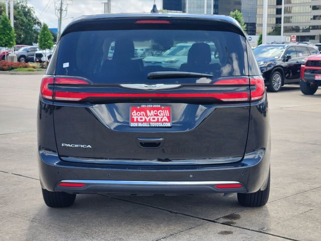2024 Chrysler Pacifica Touring L Black at Community Honda
