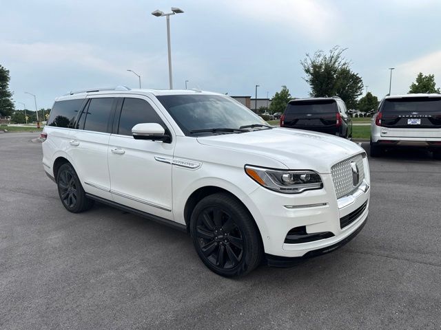 White Metallic 2024 Lincoln Navigator SUV / Crossover Four-Wheel Drive Automatic