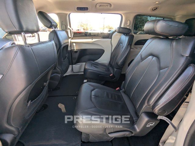 2019 Chrysler Pacifica Touring L 23