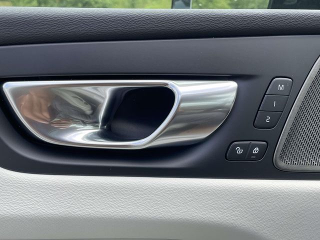 New 2026 White Volvo T8 Ultra image 35