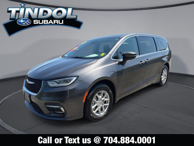 Gray (Granite Crystal Metallic Clearcoat) 2023 Chrysler Pacifica Minivan Front-Wheel Drive 9-Speed Automatic