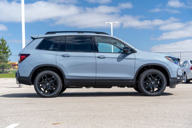 2025 Honda Passport Black Edition 4