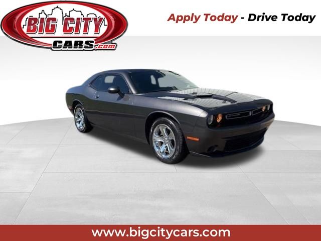 2016 Dodge Challenger SXT RWD