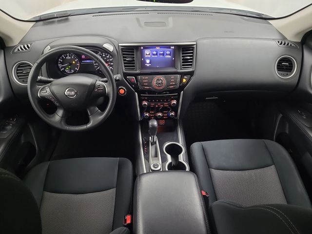 2018 – Nissan – Pathfinder