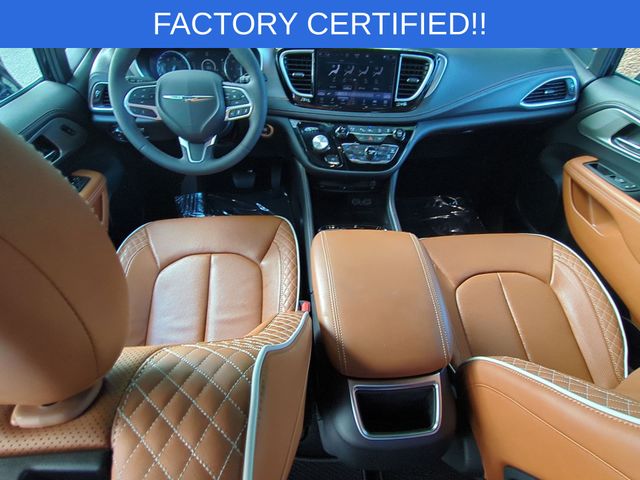 Used 2025 Black Chrysler Pinnacle image 33
