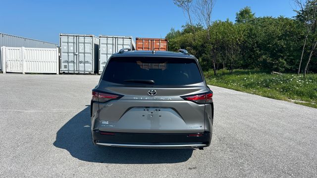 New 2026 Toyota Sienna Van