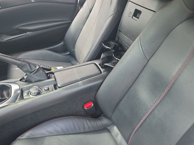 Used 2017  Mazda Grand Touring image 21