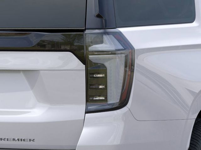 2025 Chevrolet Suburban Premier photo