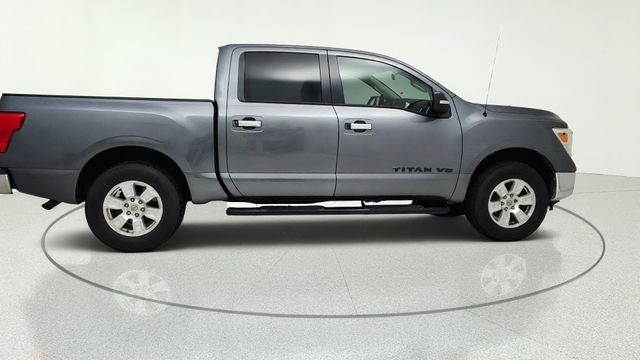 2019 Nissan Titan SV - 5
