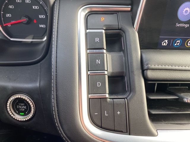 2021 Chevrolet Suburban LT photo