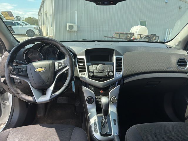 Used 2013 White Chevrolet 1LT image 12