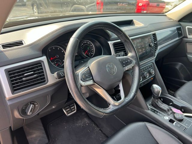 2021 Deep Black Volkswagen Atlas 3.6L V6 SE w/Technology R-Line AWD SUV
