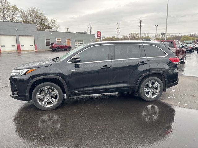 2019 Midnight Black Metallic Toyota Highlander Hybrid Limited AWD SUV