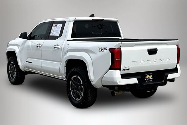 View vehicle photo 4