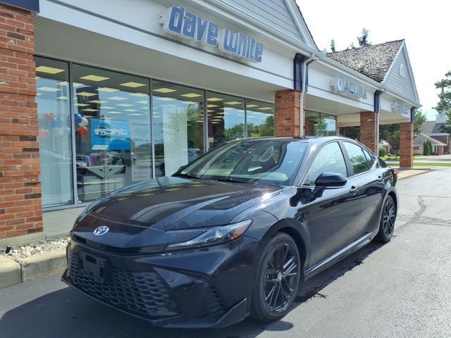  2025 Toyota Camry SE FWD   