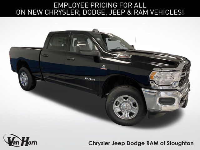 The 2024 RAM 3500 Big Horn photos