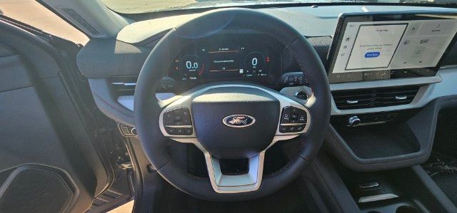 2025 Ford Explorer Active 23