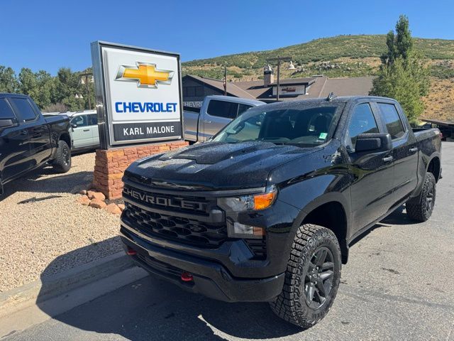 Black 2026 Chevrolet Silverado 1500 Custom Trail Boss Crew Cab 4WD Pickup Truck Four-Wheel Drive 8-Speed Automatic