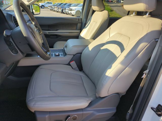 Used 2021 White Ford Limited image 15