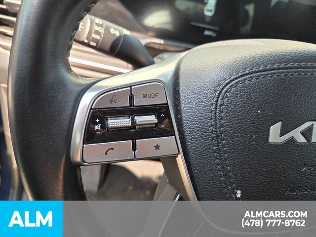 Used 2025 Black Kia S image 10