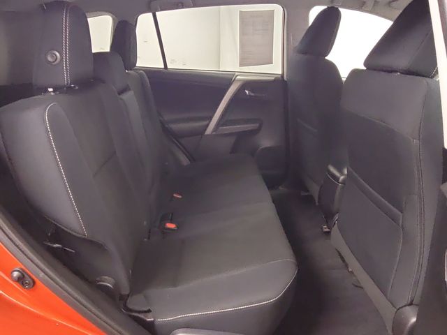 2016 – Toyota – RAV4