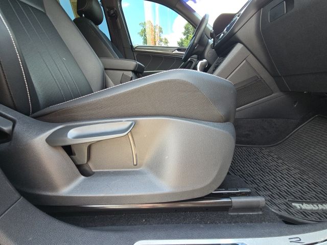 2022 Volkswagen Tiguan 2.0T SE R-Line Black:169404A