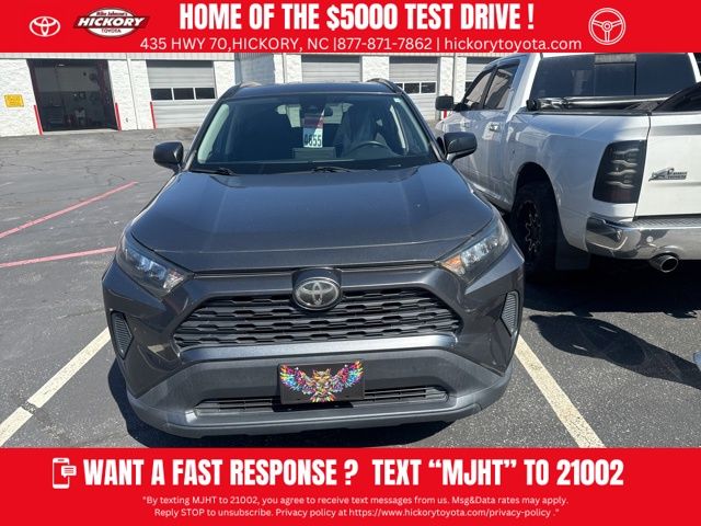 2020 Toyota RAV4 LE AWD's photo