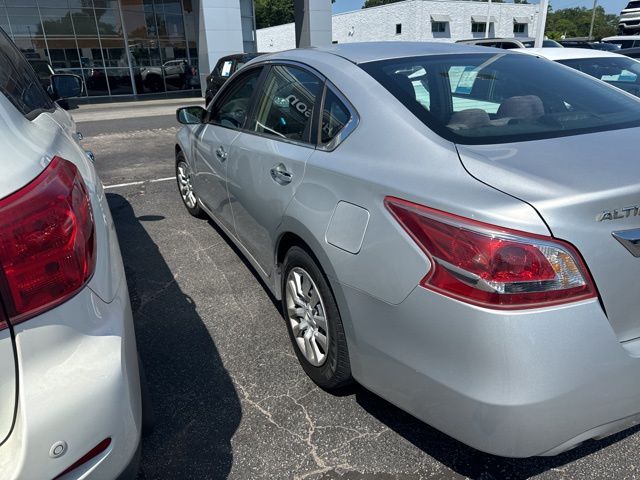2013 Brilliant Silver Metallic Nissan Altima 2.5 S FWD Sedan