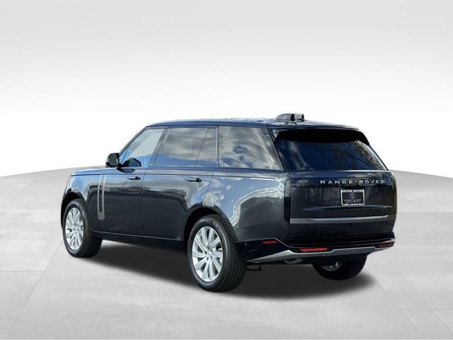 2025 Land Rover Range Rover SE 3