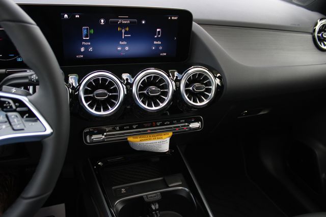 New 2026 White Mercedes-Benz GLA 250 image 14