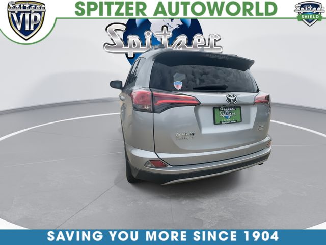 Used 2018 Silver Toyota XLE image 8