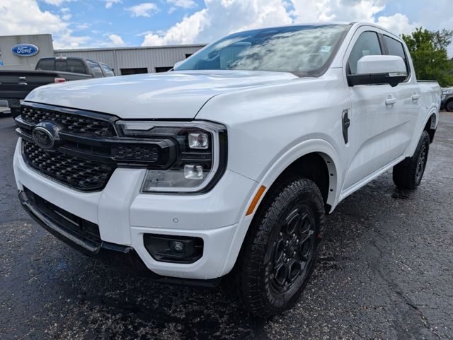 Oxford White 2025 Ford Ranger Lariat SuperCrew 4WD Pickup Truck Four-Wheel Drive Automatic