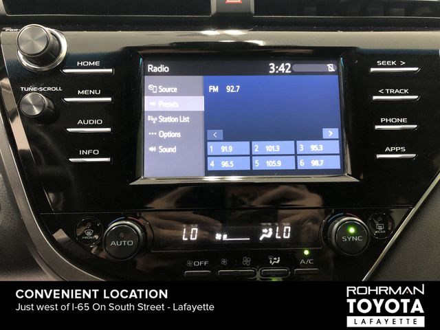 2018 Toyota Camry Hybrid LE 21