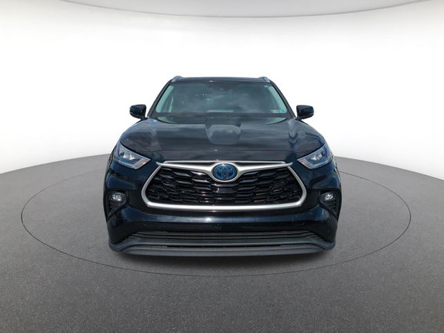 used 2020 Toyota Highlander Hybrid car, priced at $32,481