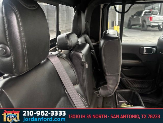 Used Car 2022 Jeep Gladiator  Overland For Sale Under $35,000 In San Antonio, Texas