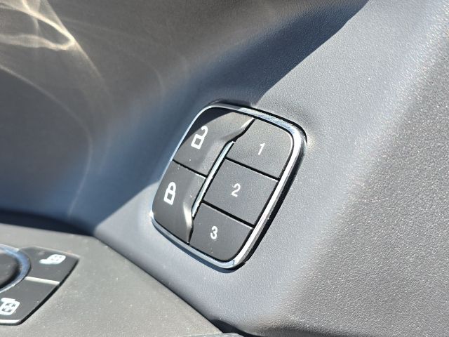 2024 Ford Expedition XLT:B02304