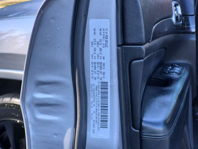 Used 2019 Silver Jeep Altitude image 26