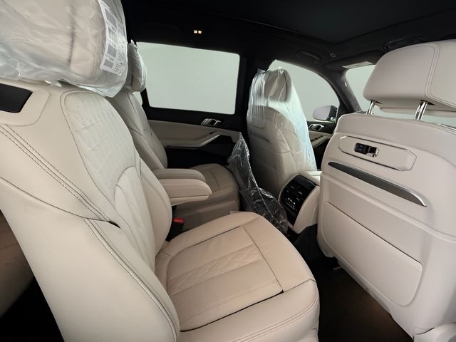 2026 BMW X7 40i - Photo 28