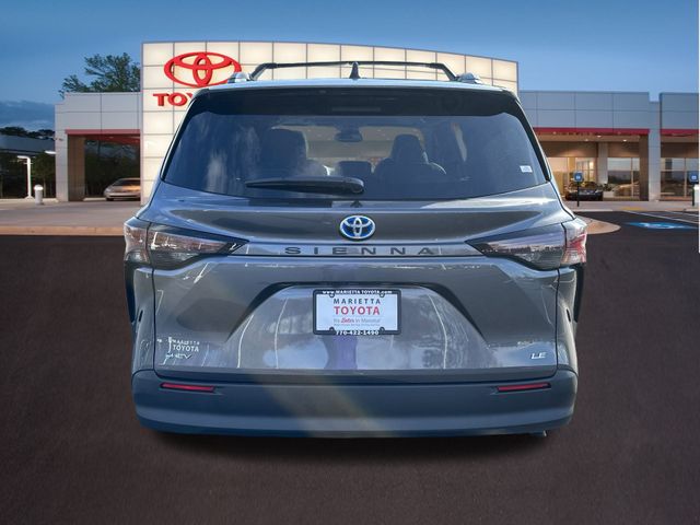 2025 Toyota Sienna LE 25