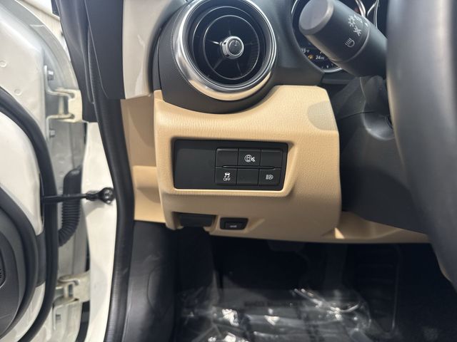 Used 2024 White Mazda Grand Touring image 21