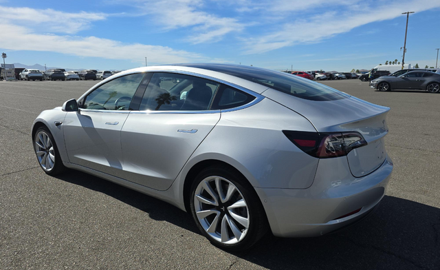 2018 Tesla Model 3 Long Range 6