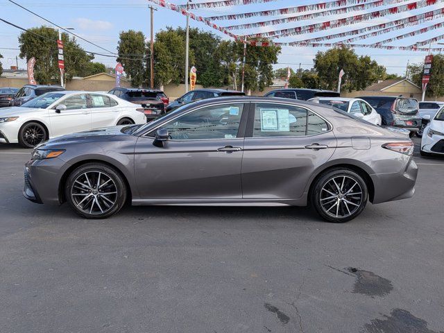 2024 Toyota Camry SE - Photo 12