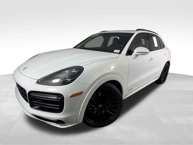 2022 Porsche Cayenne GTS 2