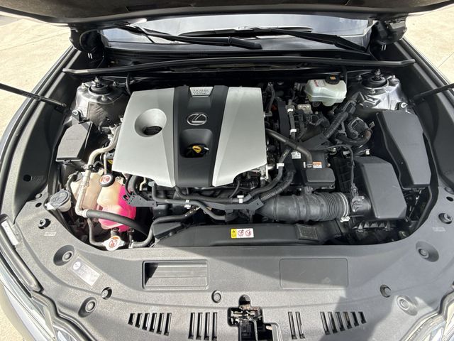 2019 Lexus ES - $23,898