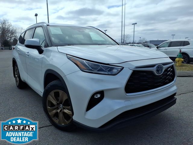 2022 Toyota Highlander Hybrid Bronze Edition AWD