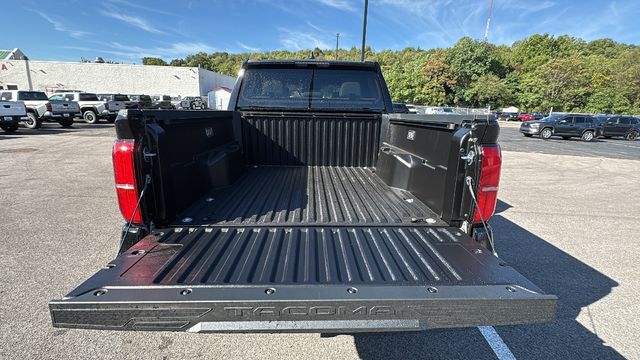 2025 Toyota Tacoma SR5 - Photo 6