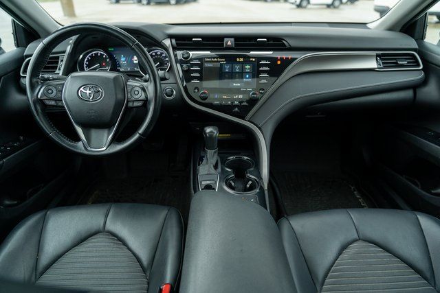 2020 Toyota Camry SE 13