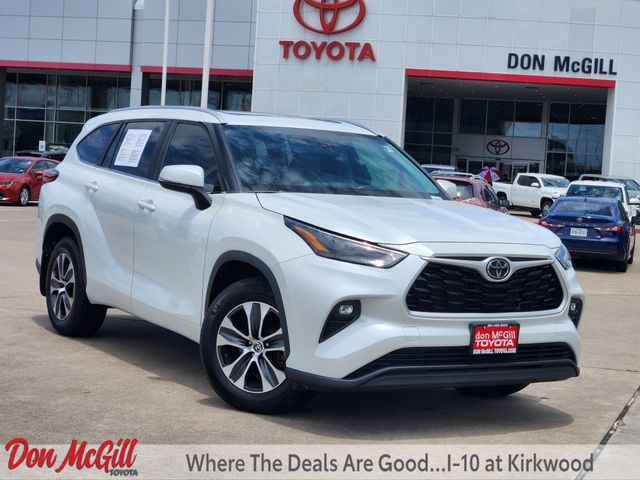 2023 Toyota Highlander XLE Beige at Don McGill Toyota